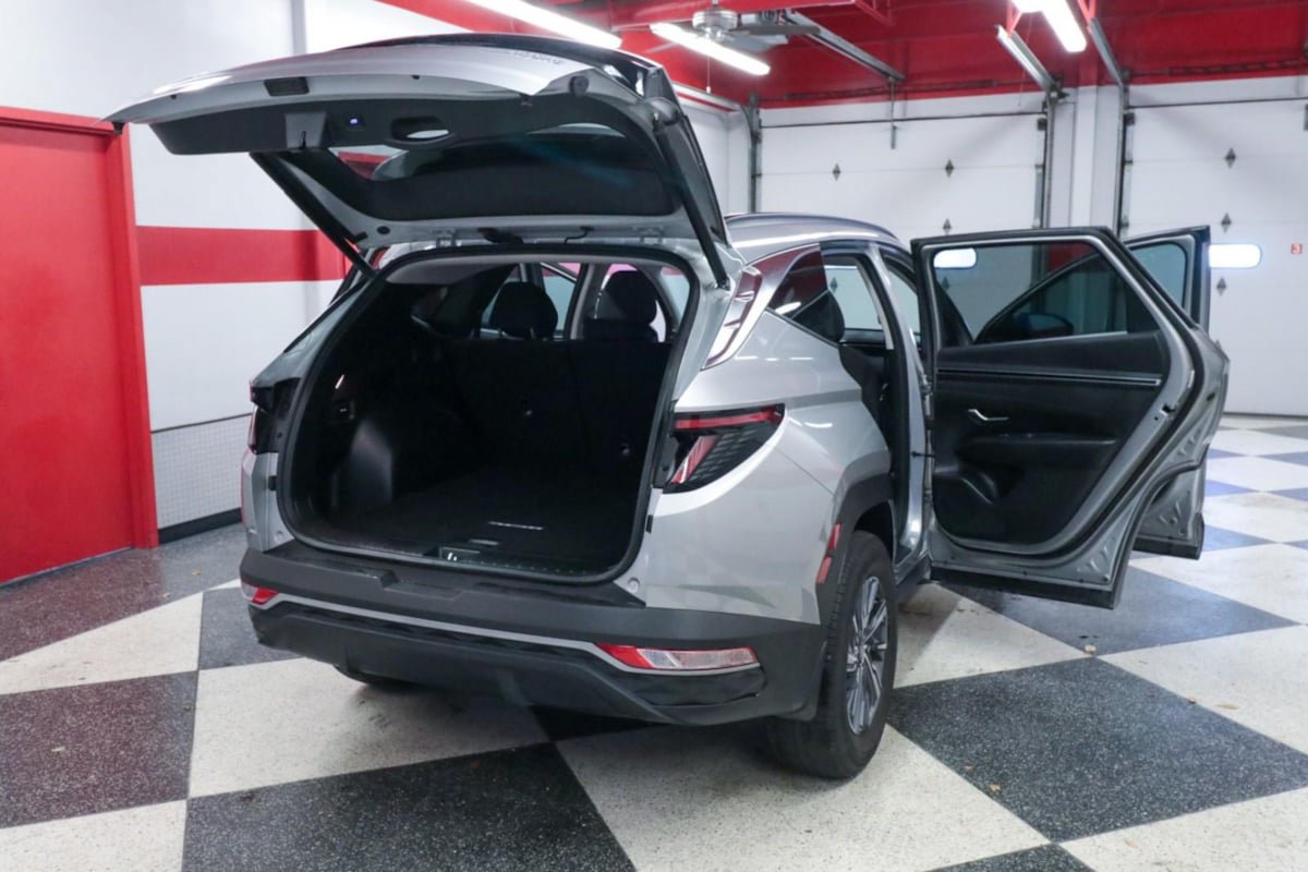 Used 2023 Hyundai Tucson Blue w/ Cargo Package AWD/4WD image 26