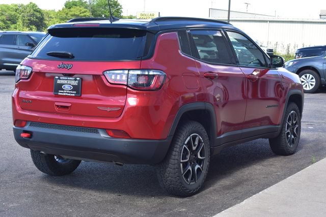Used 2025 Jeep Compass Trailhawk AWD/4WD image 9