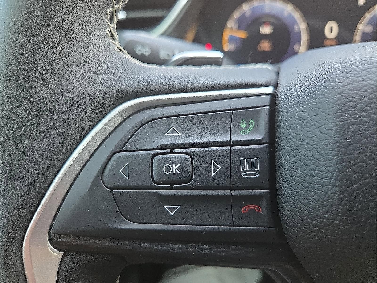 Used 2025 Jeep Grand Cherokee L Altitude image 20