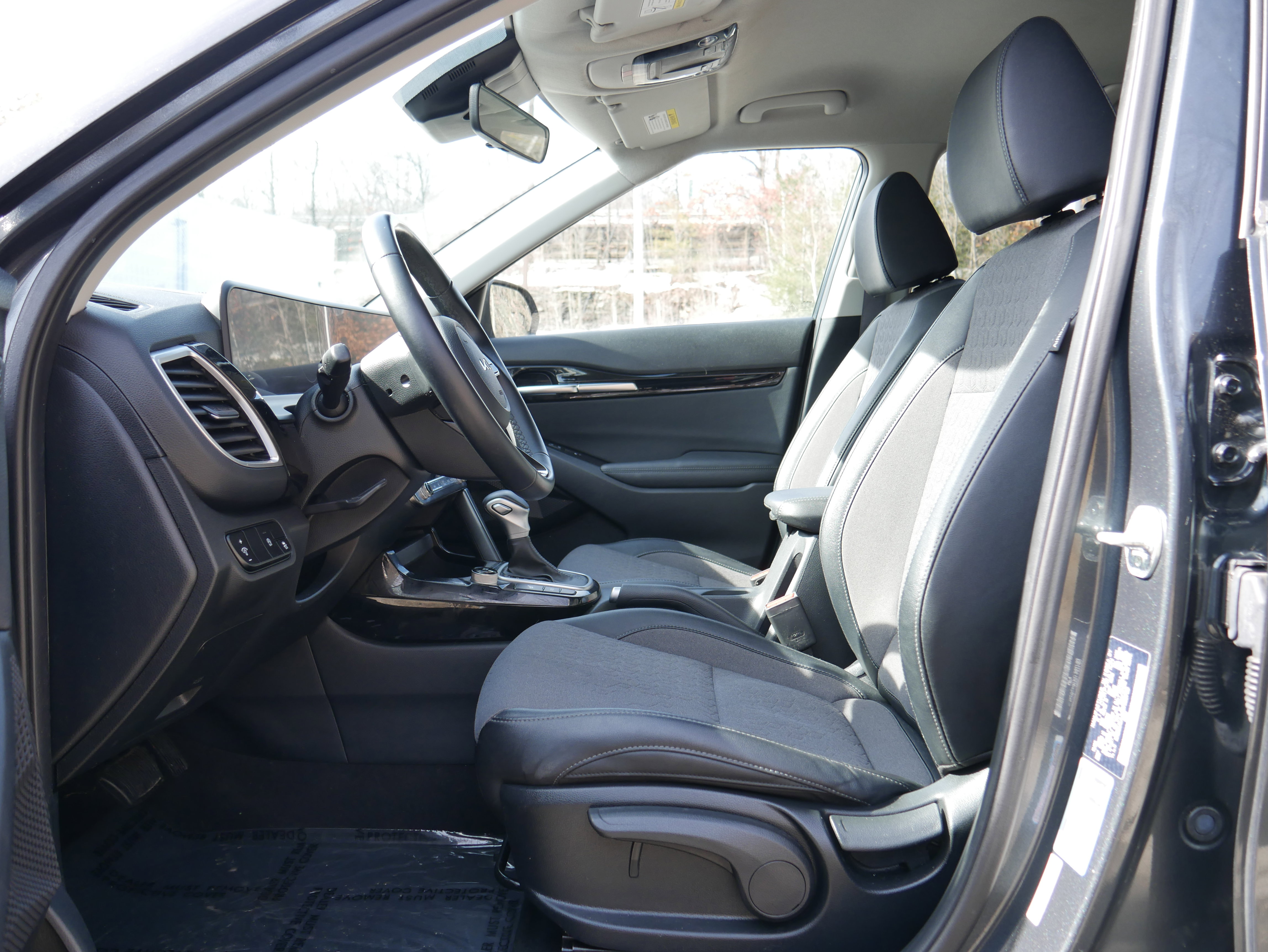 Used 2024 Kia Seltos S image 12