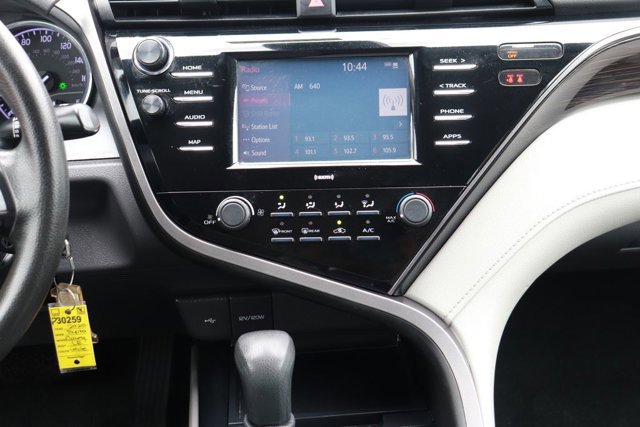 Used 2020 Toyota Camry LE FWD image 15