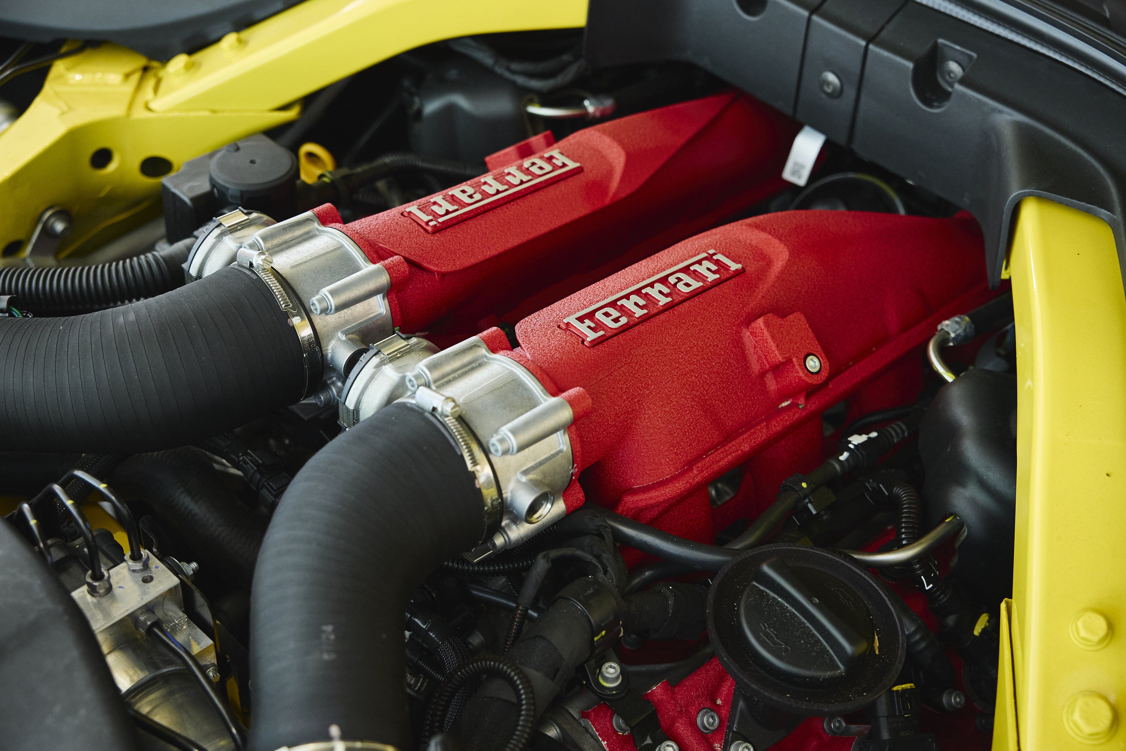 Used 2025 Ferrari Roma Spider RWD image 11