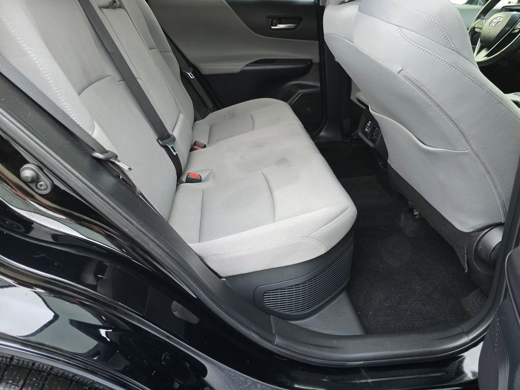 Used 2022 Toyota Venza LE image 14