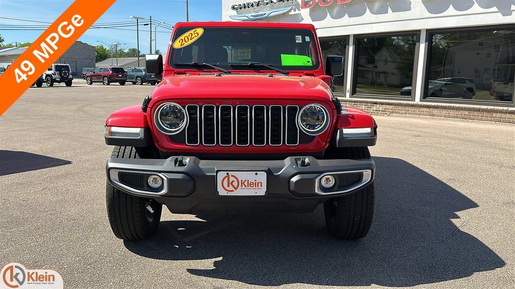 Used 2025 Jeep Wrangler Unlimited Sahara AWD/4WD image 2