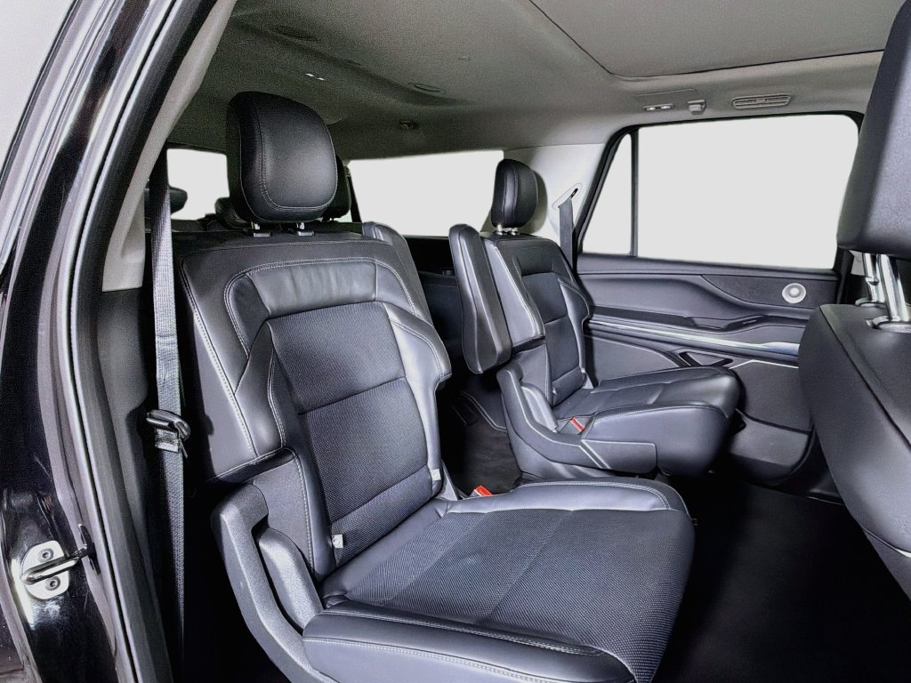 Used 2025 Lincoln Navigator L Reserve AWD/4WD image 28