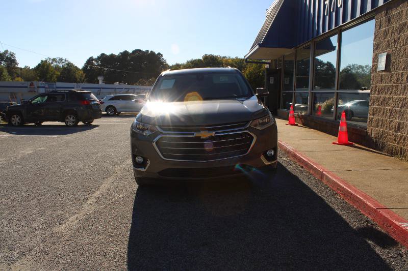 Used 2018 Chevrolet Traverse Premier w/ Driver Confidence II Package image 2
