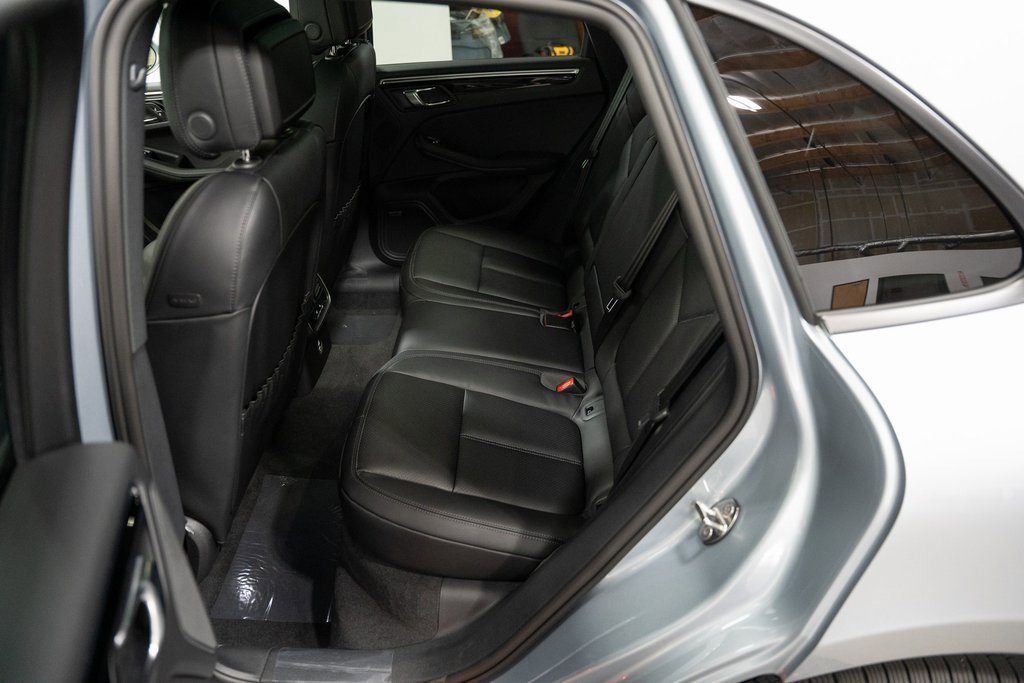 Used 2024 Porsche Macan image 15