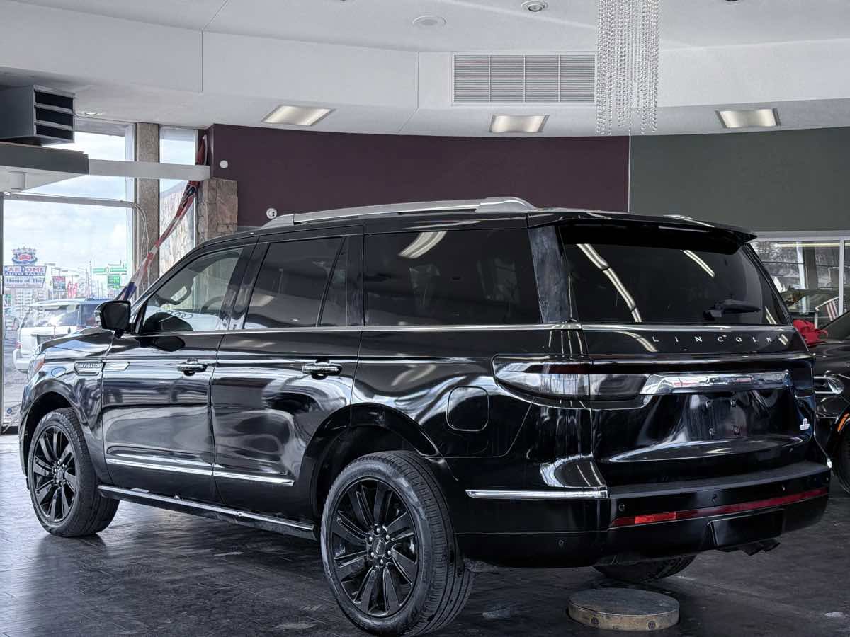 Used 2024 Lincoln Navigator Reserve AWD/4WD image 10