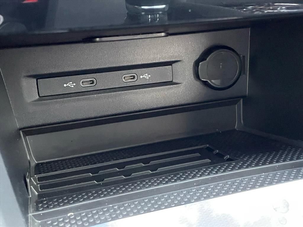 New 2026 Volkswagen Taos SE FWD image 16