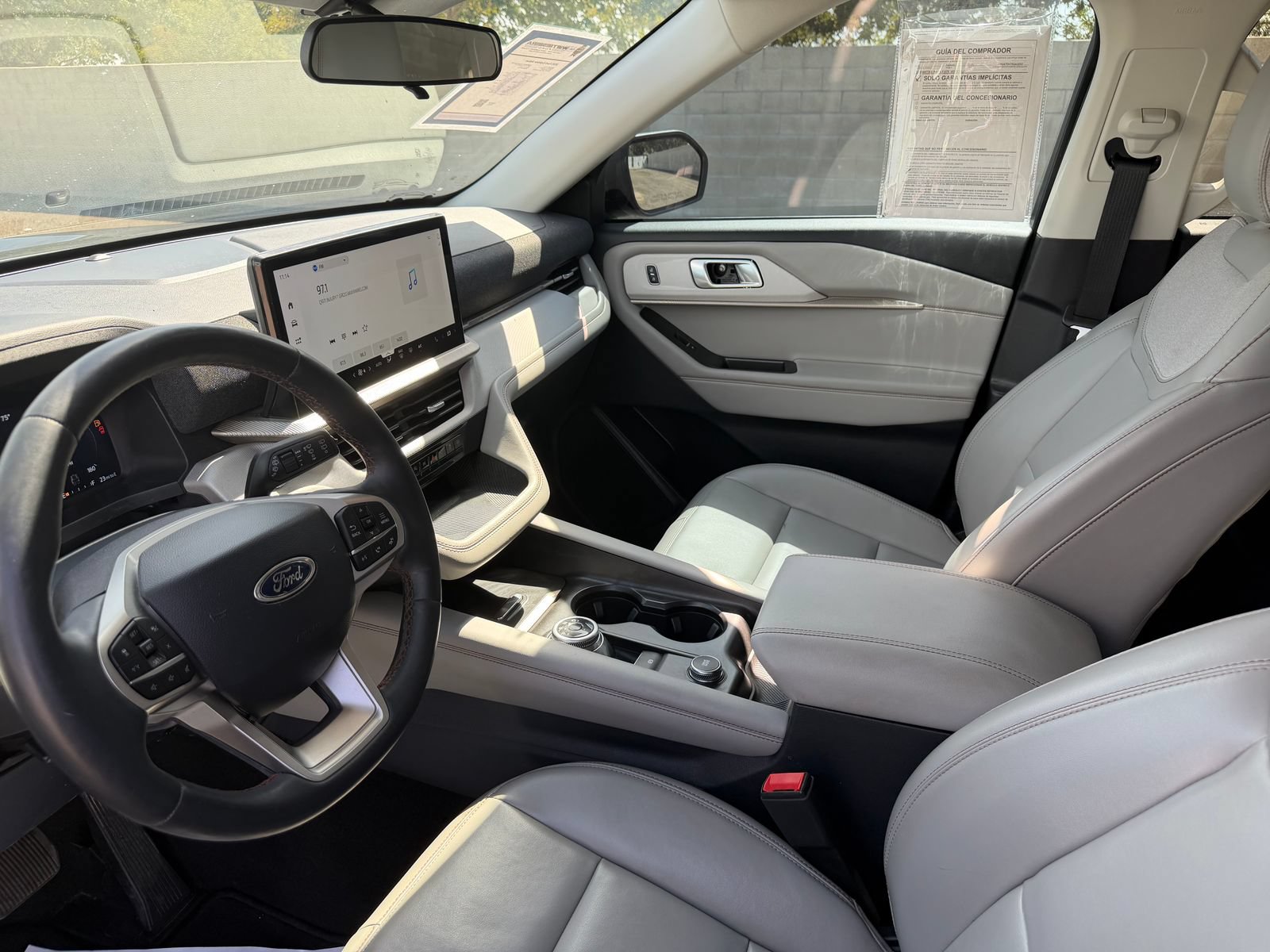 Used 2025 Ford Explorer Active w/ Active Comfort Package RWD image 12