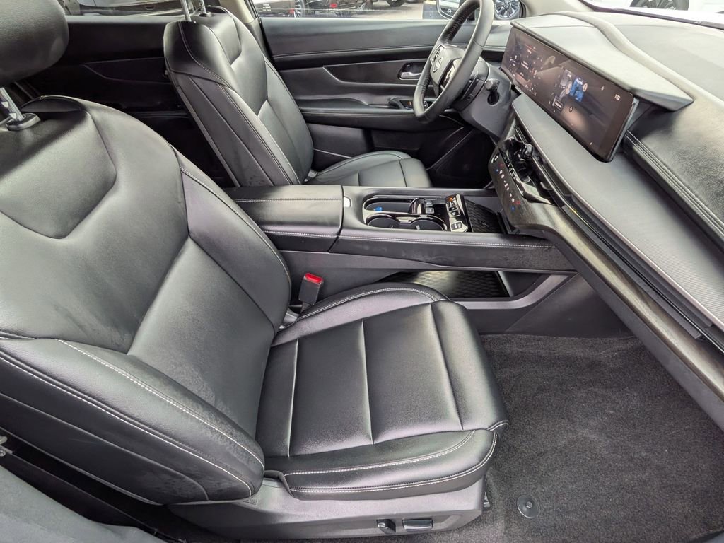 Used 2025 Nissan Murano SV image 20