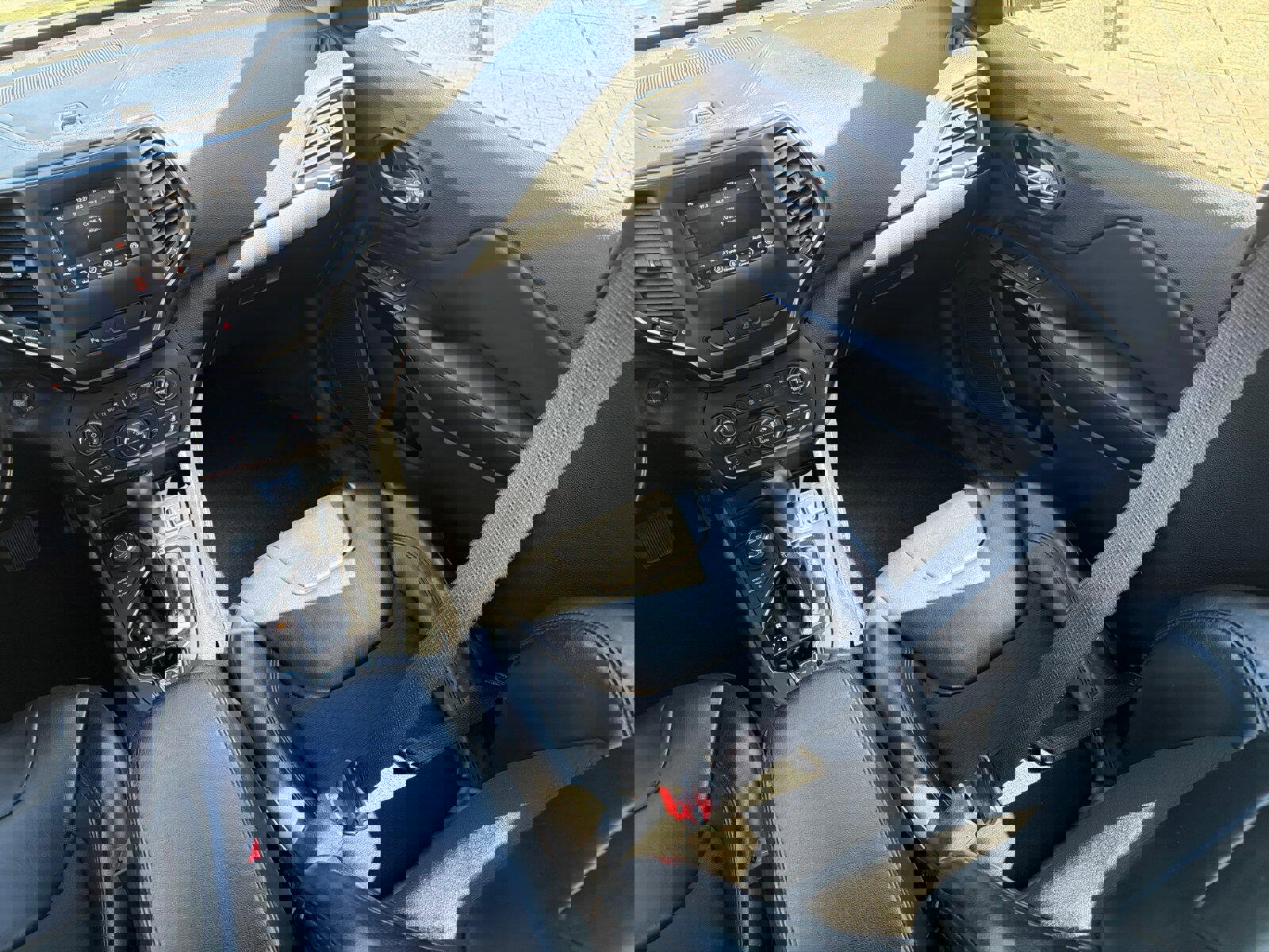 Used 2020 Jeep Cherokee Latitude Plus image 24