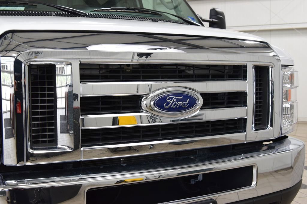 Used 2025 Ford E-350 and Econoline 350 Super Duty w/ Power Equipment Group RWD image 5