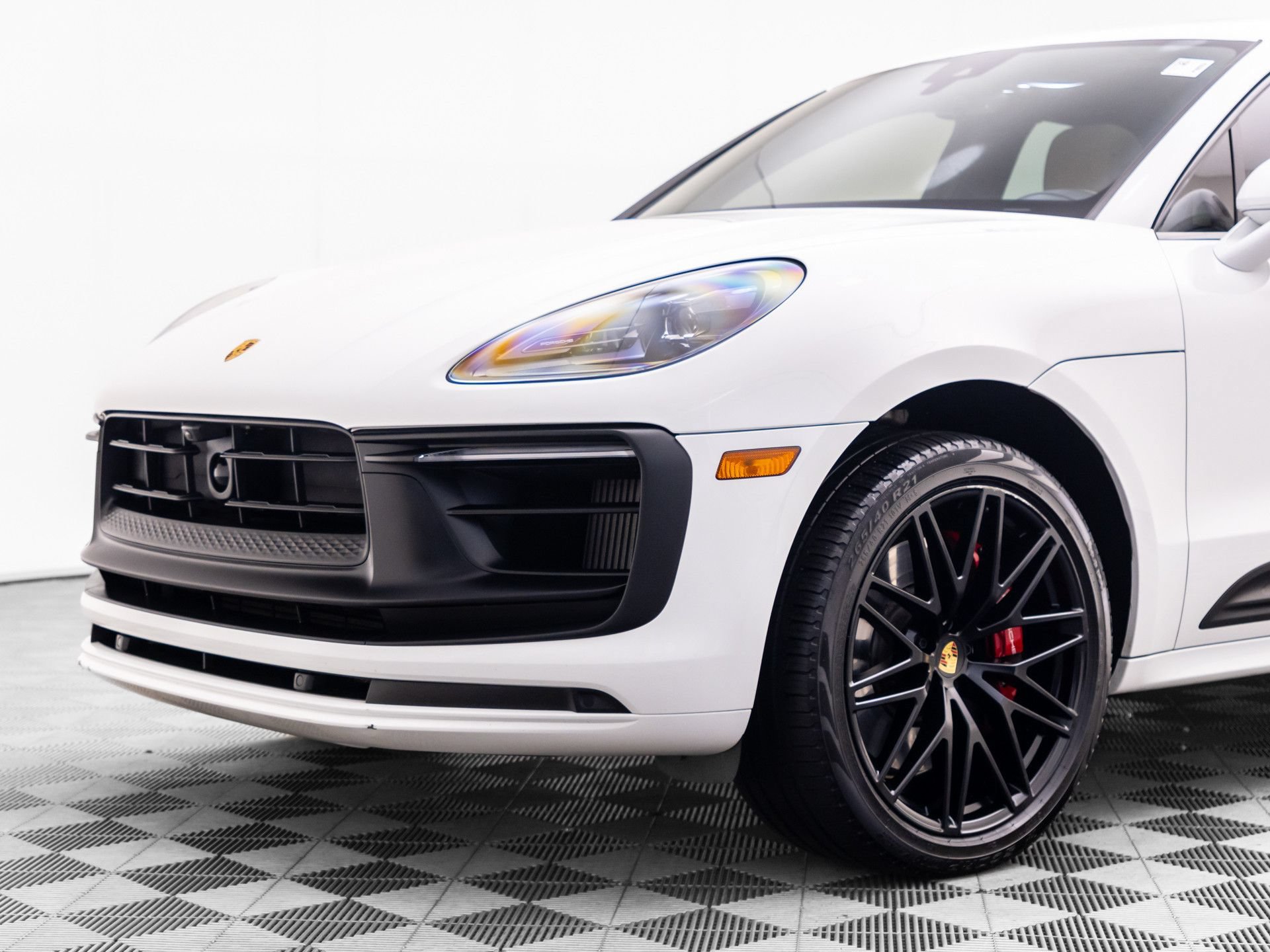 Used 2023 Porsche Macan GTS AWD/4WD image 40
