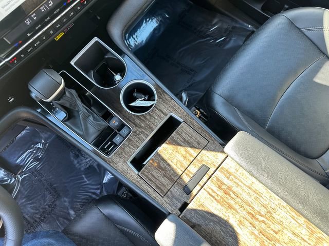 Used 2025 Toyota Sienna Platinum image 40