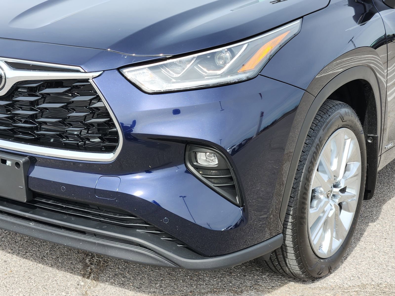 New 2026 Toyota Highlander Limited image 10