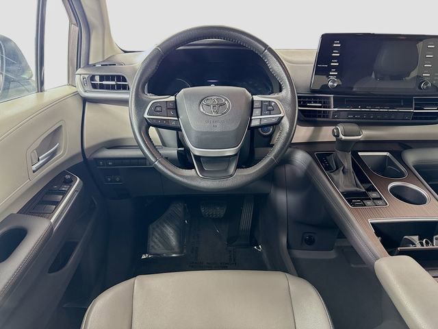 Certified 2024 Toyota Sienna XLE FWD image 22
