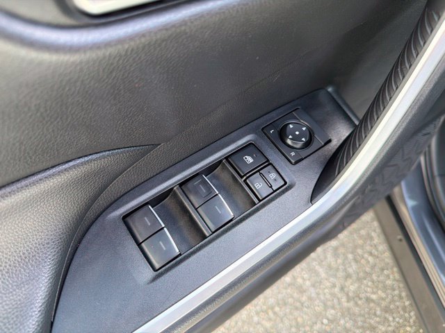 Used 2025 Toyota RAV4 XLE FWD image 12