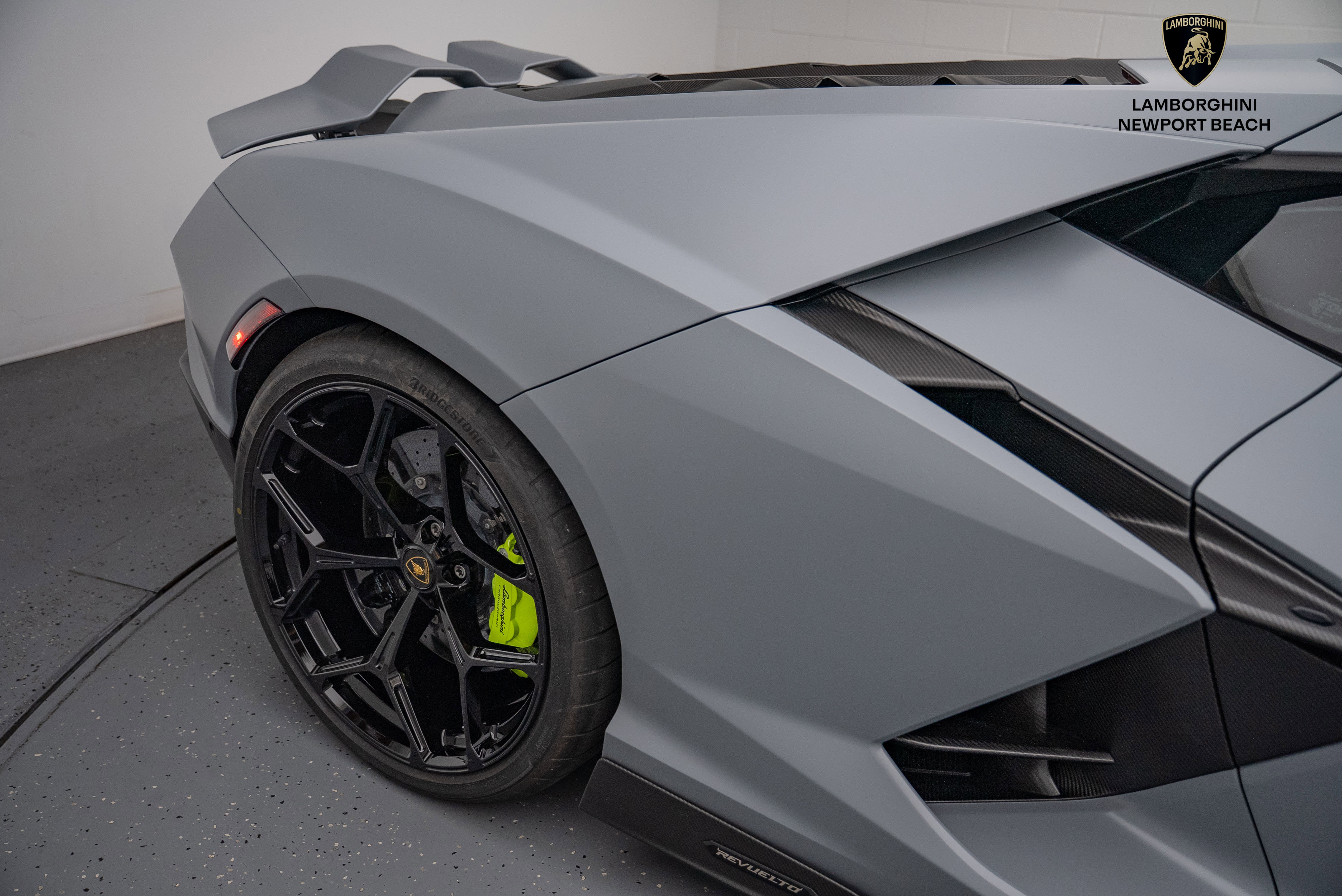 Used 2024 Lamborghini Revuelto image 9