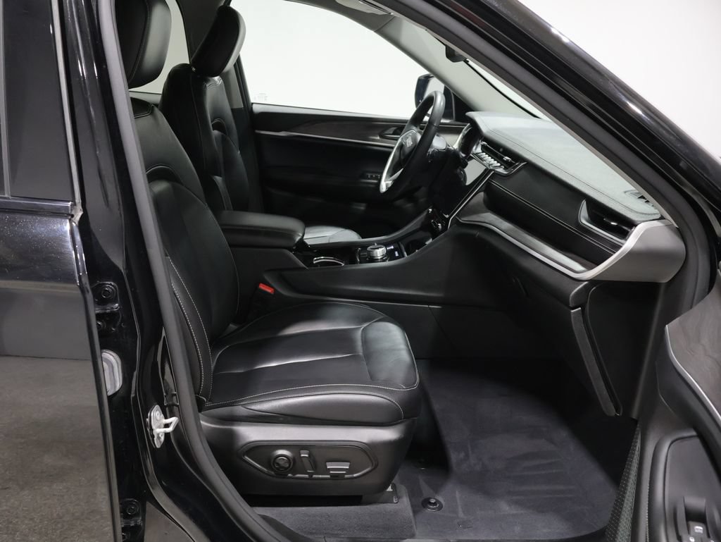 Used 2023 Jeep Grand Cherokee Limited AWD/4WD image 23