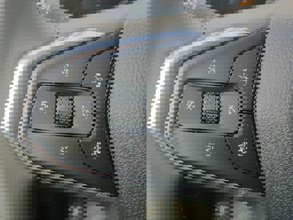 New 2026 Chevrolet Trax LT w/ Sunroof Package image 23