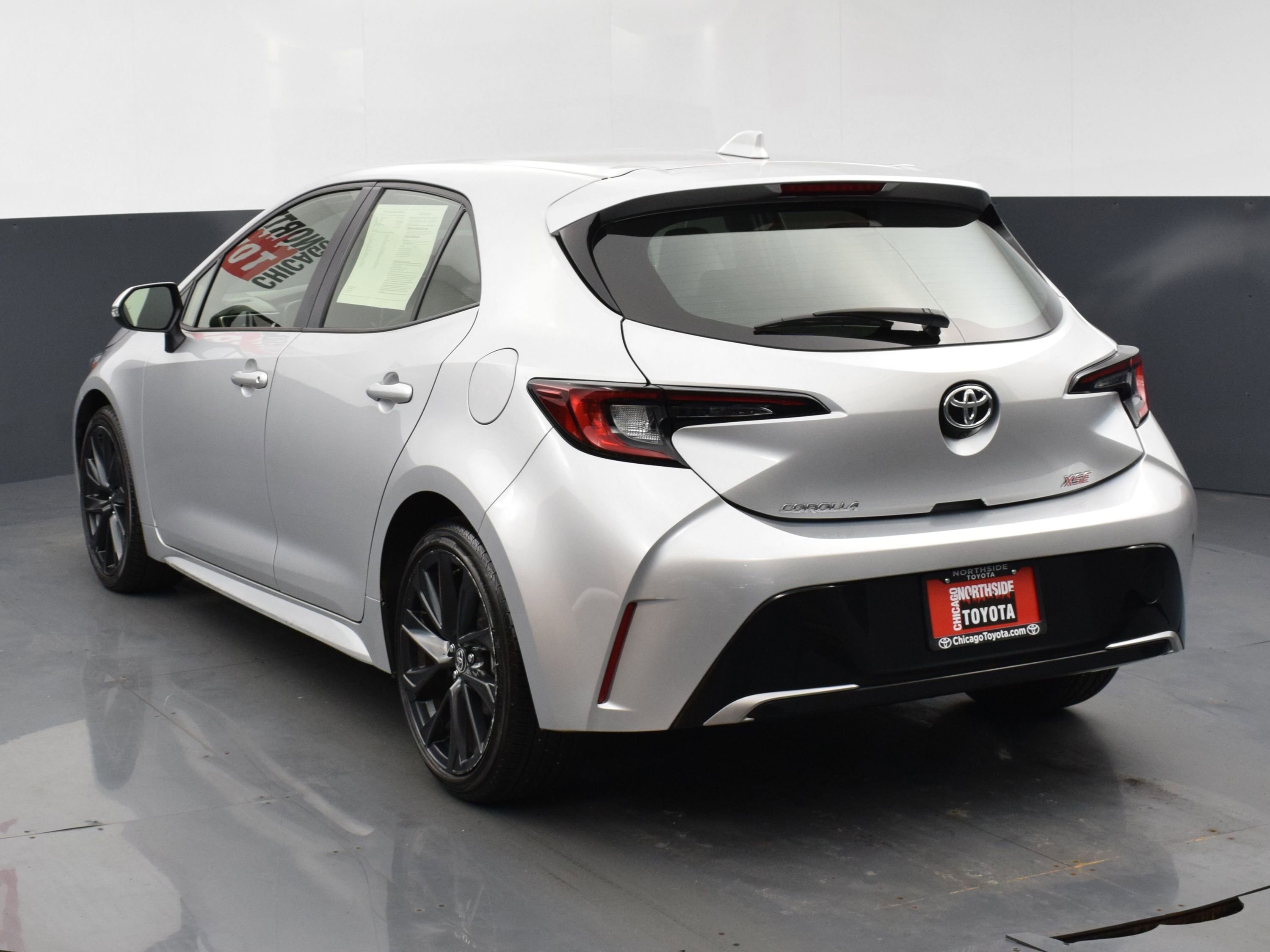 Used 2024 Toyota Corolla XSE FWD image 3