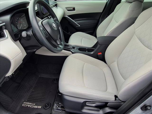 Used 2025 Toyota Corolla Cross L FWD image 19