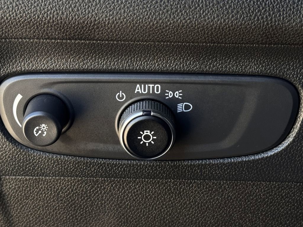 Used 2023 Buick Envision Preferred image 21