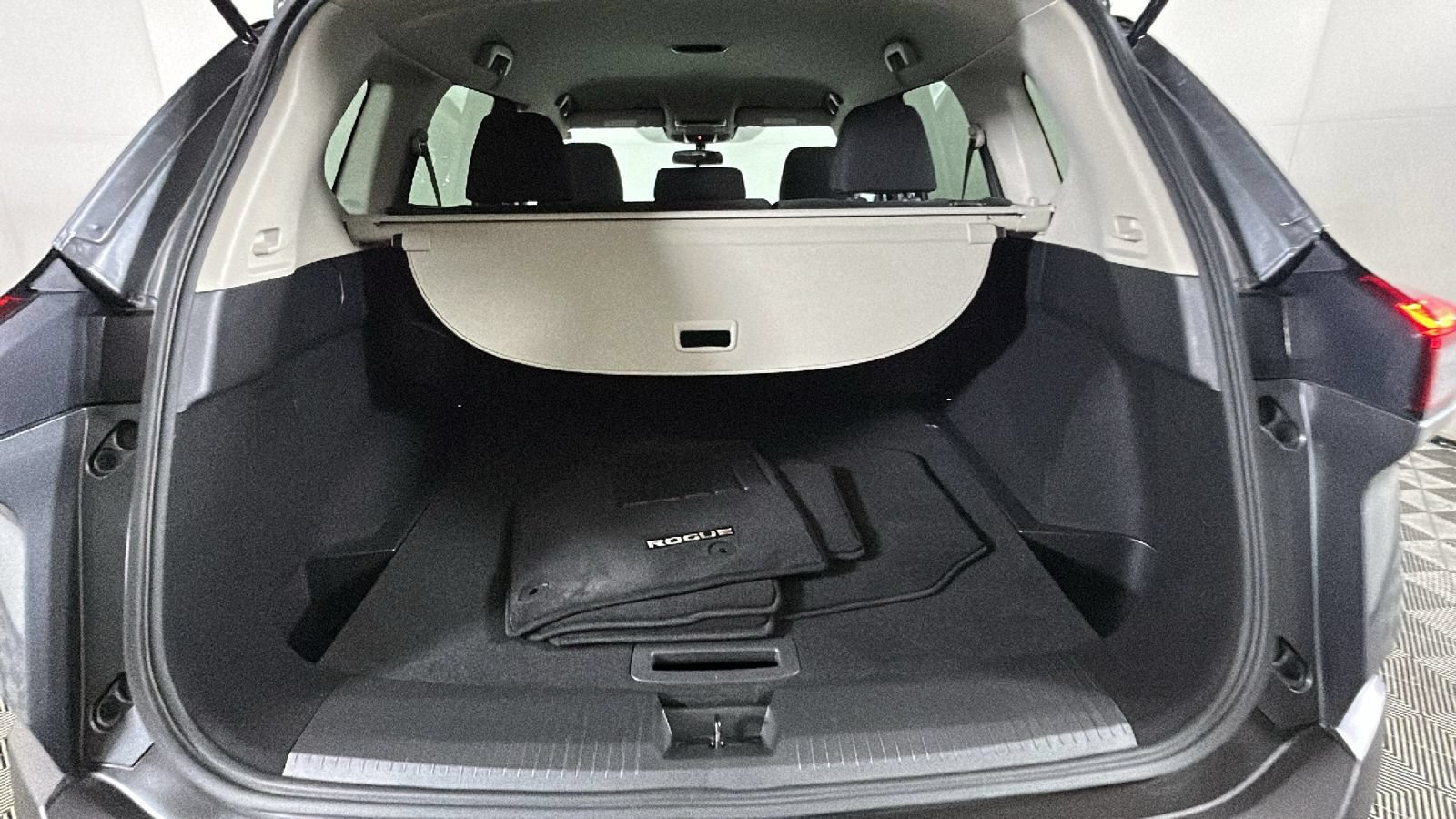 Used 2023 Nissan Rogue FWD image 30