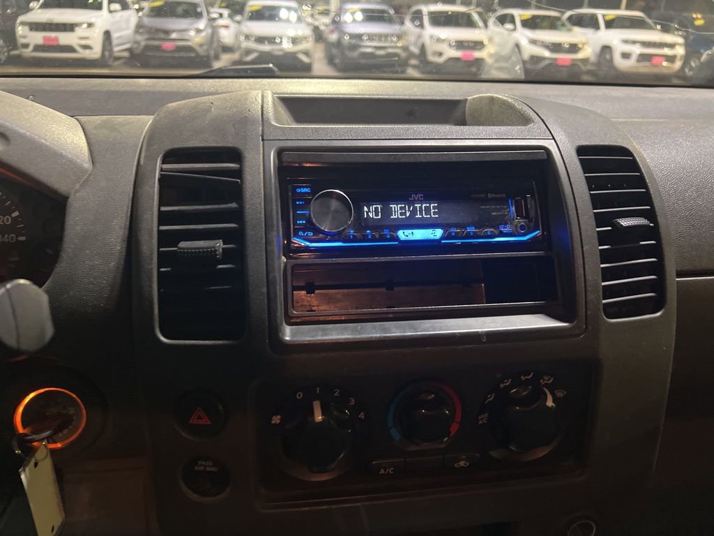 Used 2007 Nissan Frontier SE w/ SE Value Truck Pkg image 8