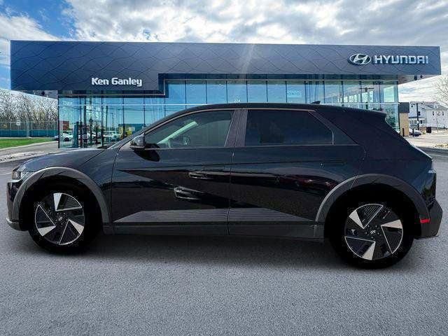 New 2025 Hyundai Ioniq 5 SE RWD image 3