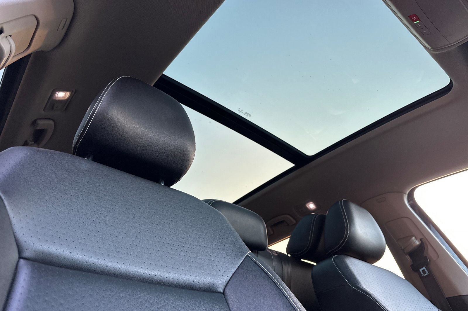 Certified 2022 Volkswagen Atlas SE image 18