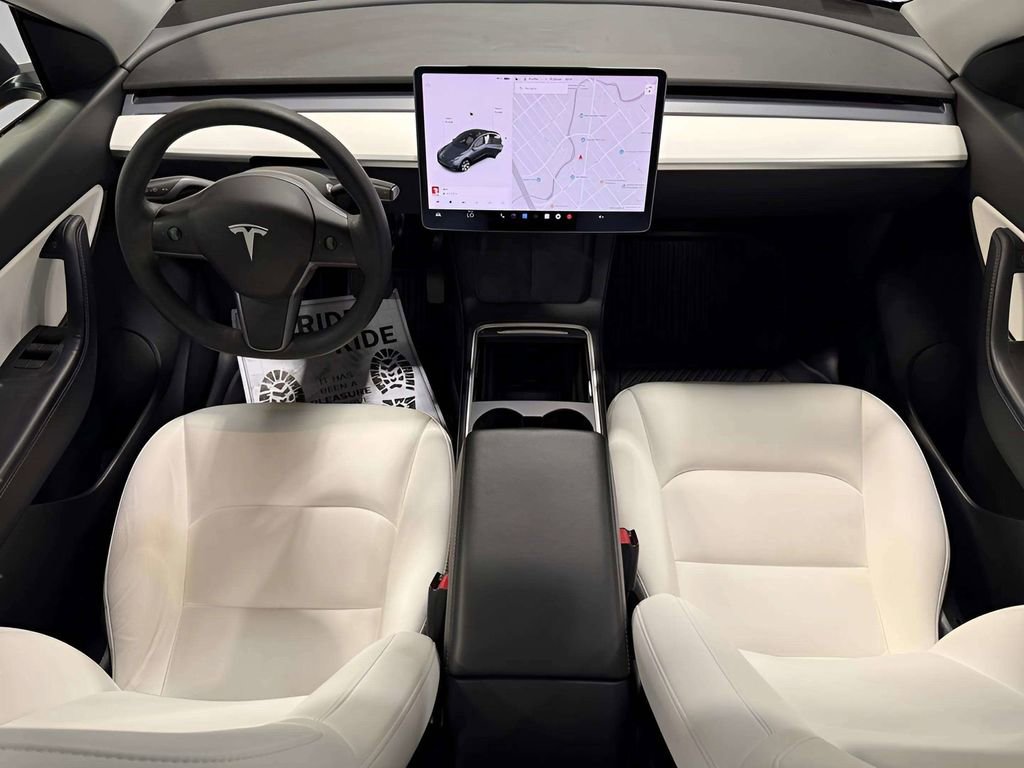Used 2022 Tesla Model Y Long Range AWD/4WD image 31