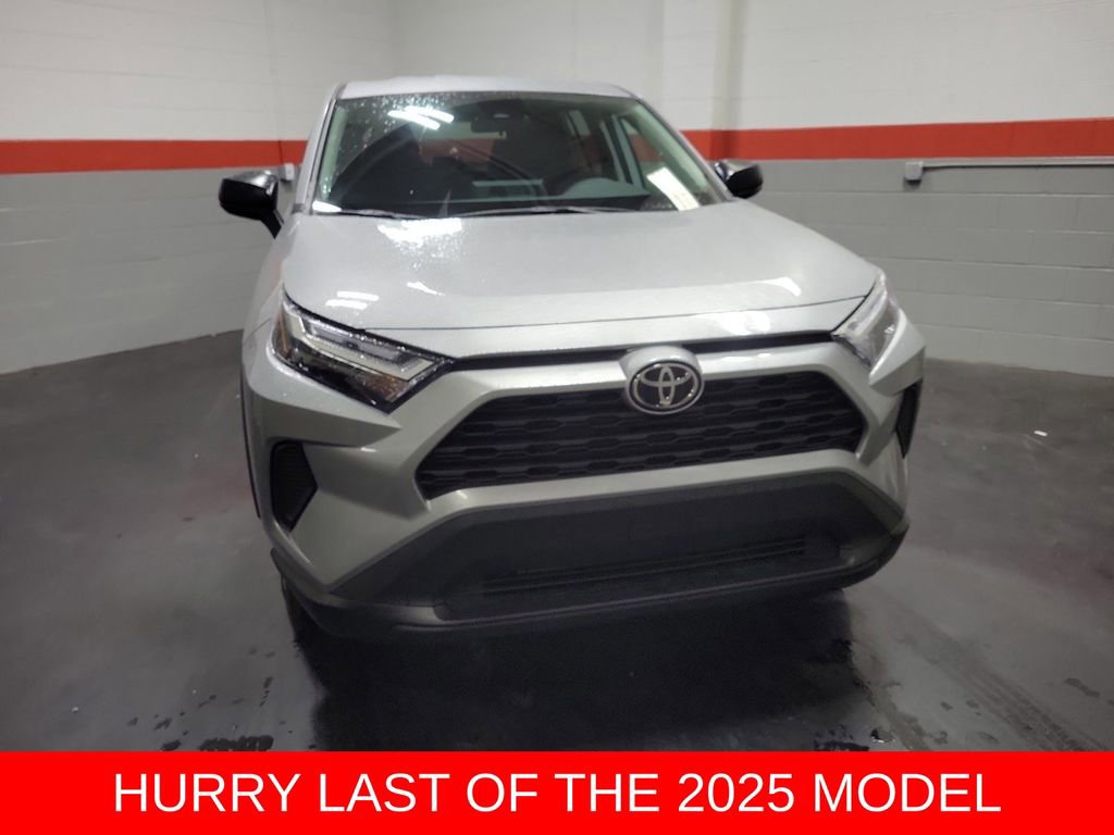 New 2025 Toyota RAV4 LE image 5