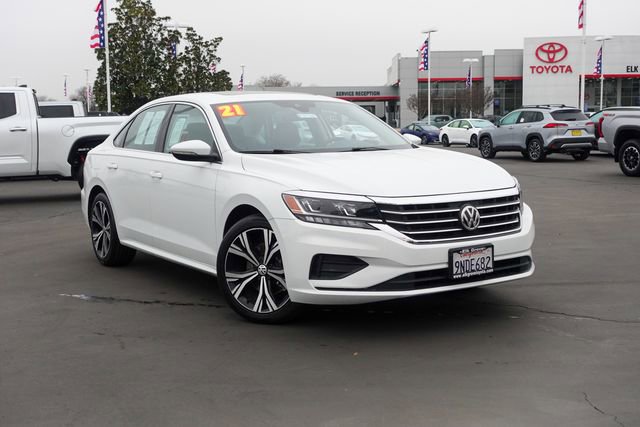 Used 2021 Volkswagen Passat 2.0T SE image 2