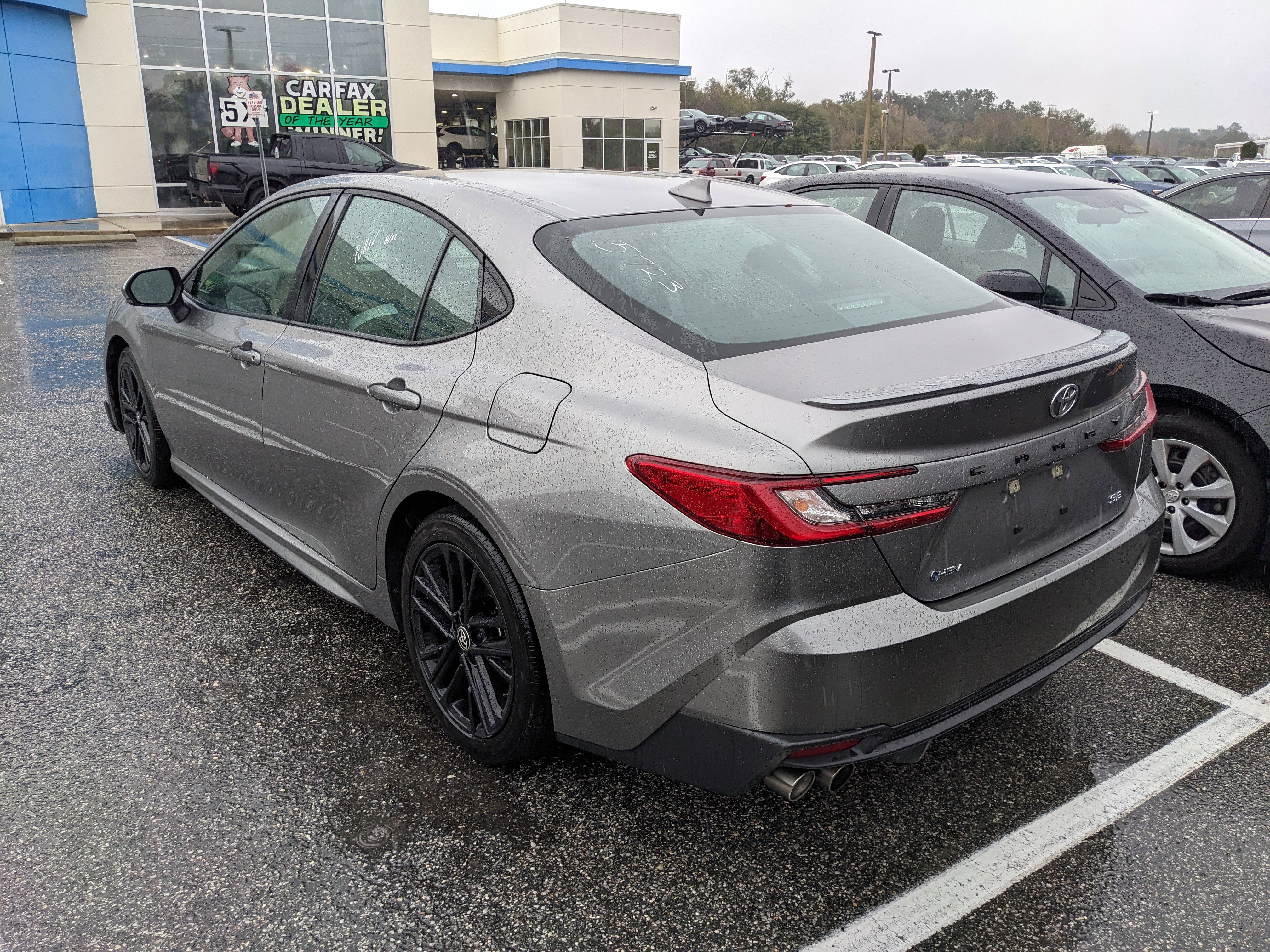 Used 2025 Toyota Camry SE image 10