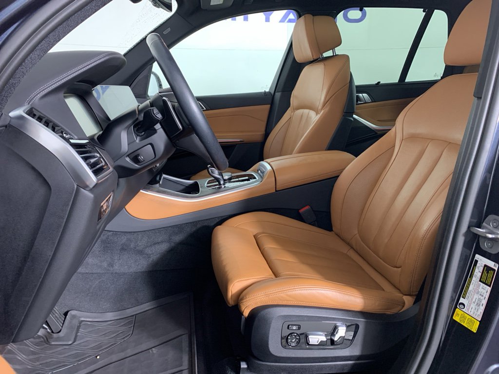 Used 2022 BMW X5 sDrive40i w/ Luxury Seating Package image 16