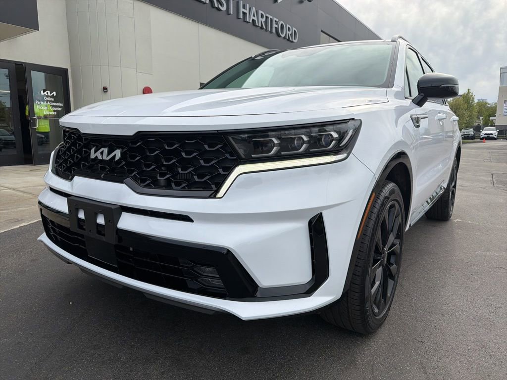 Certified 2023 Kia Sorento SX AWD/4WD image 3