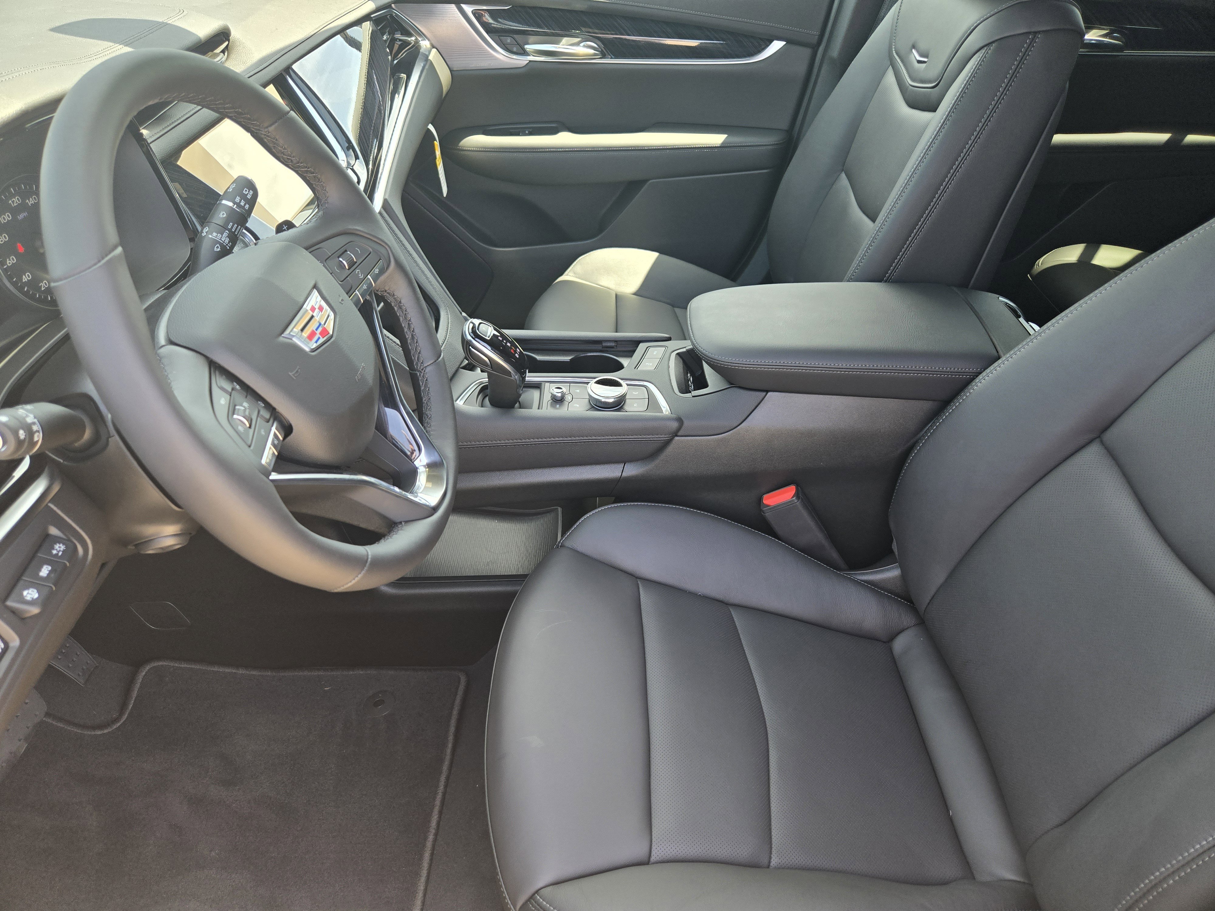 New 2025 Cadillac XT6 Premium Luxury w/ Technology Package image 9