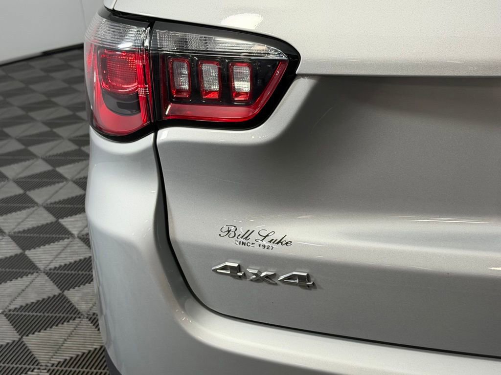 Certified 2024 Jeep Compass Latitude image 11