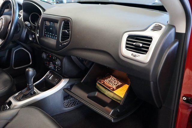 Used 2021 Jeep Compass Latitude image 40