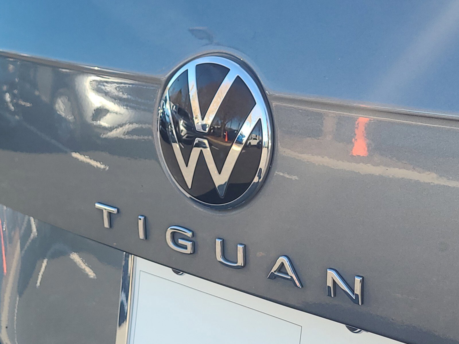 Used 2023 Volkswagen Tiguan SE R-Line image 27