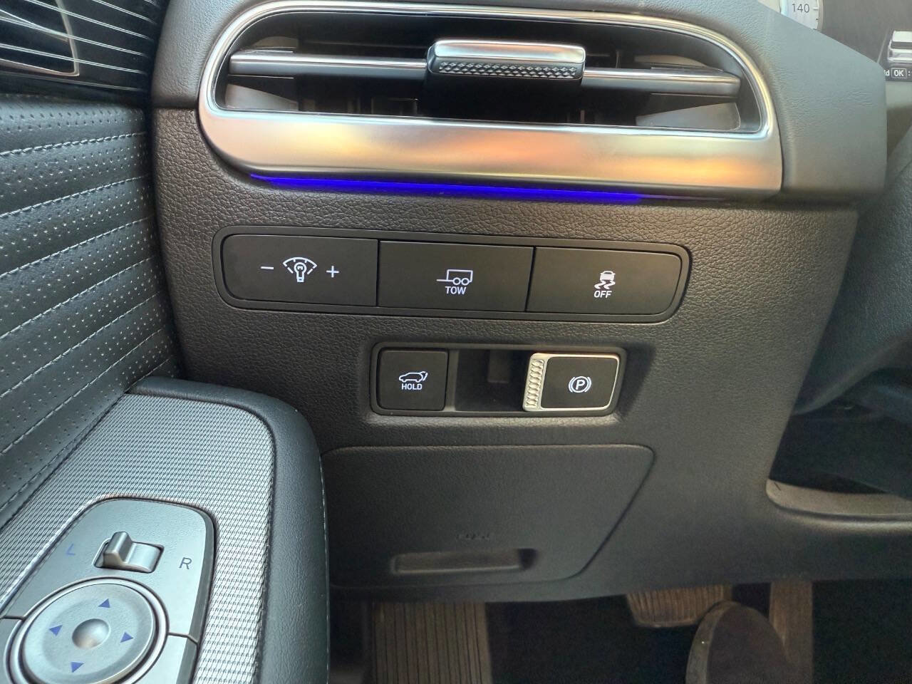 Used 2024 Hyundai Palisade Calligraphy image 25