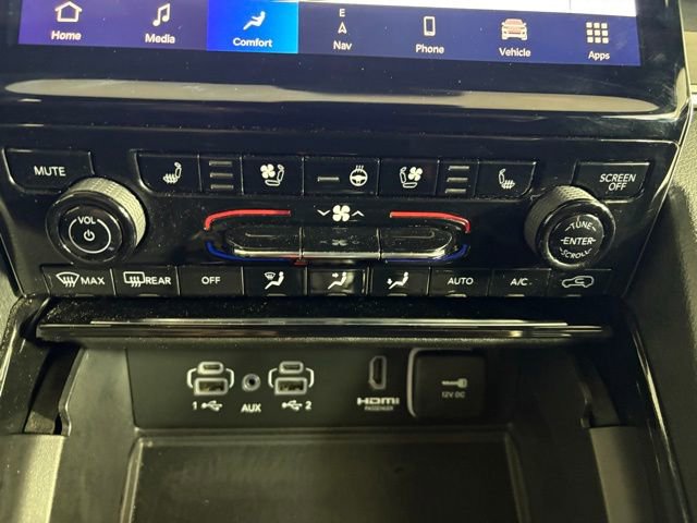 Used 2022 Jeep Grand Cherokee Trailhawk w/ Luxury Tech Group III image 13