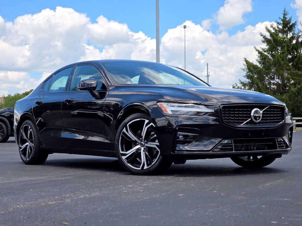 Used 2025 Volvo S60 B5 Plus AWD/4WD 360° Tour