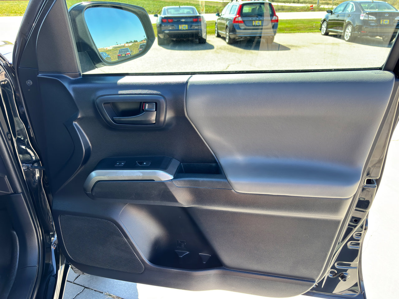 Used 2018 Toyota Tacoma SR5 image 26