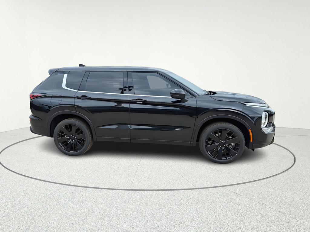 New 2026 Mitsubishi Outlander LE FWD image 8