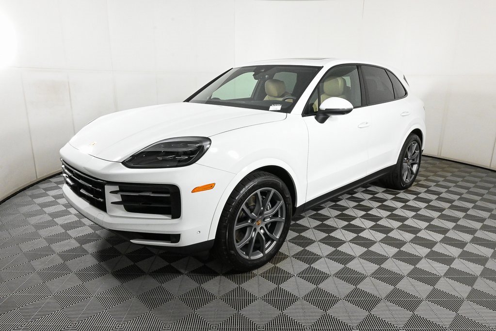 Used 2025 Porsche Cayenne image 1