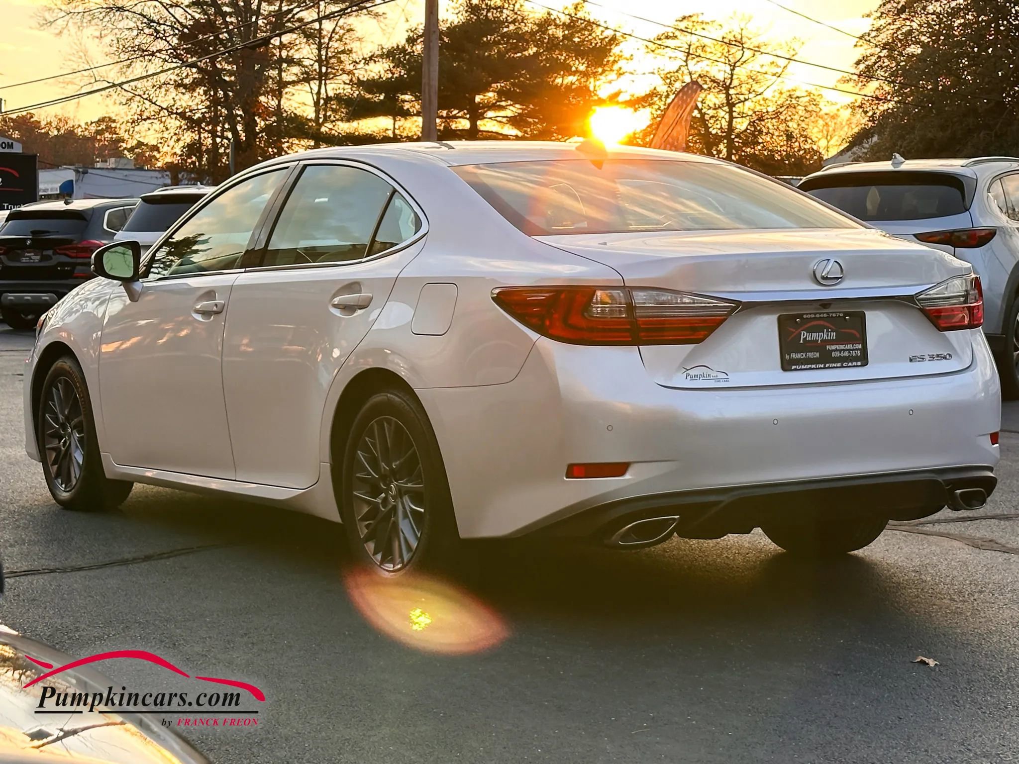 Used 2018 Lexus ES 350 ES 350 Sedan 4D w/ Navigation System Package image 4