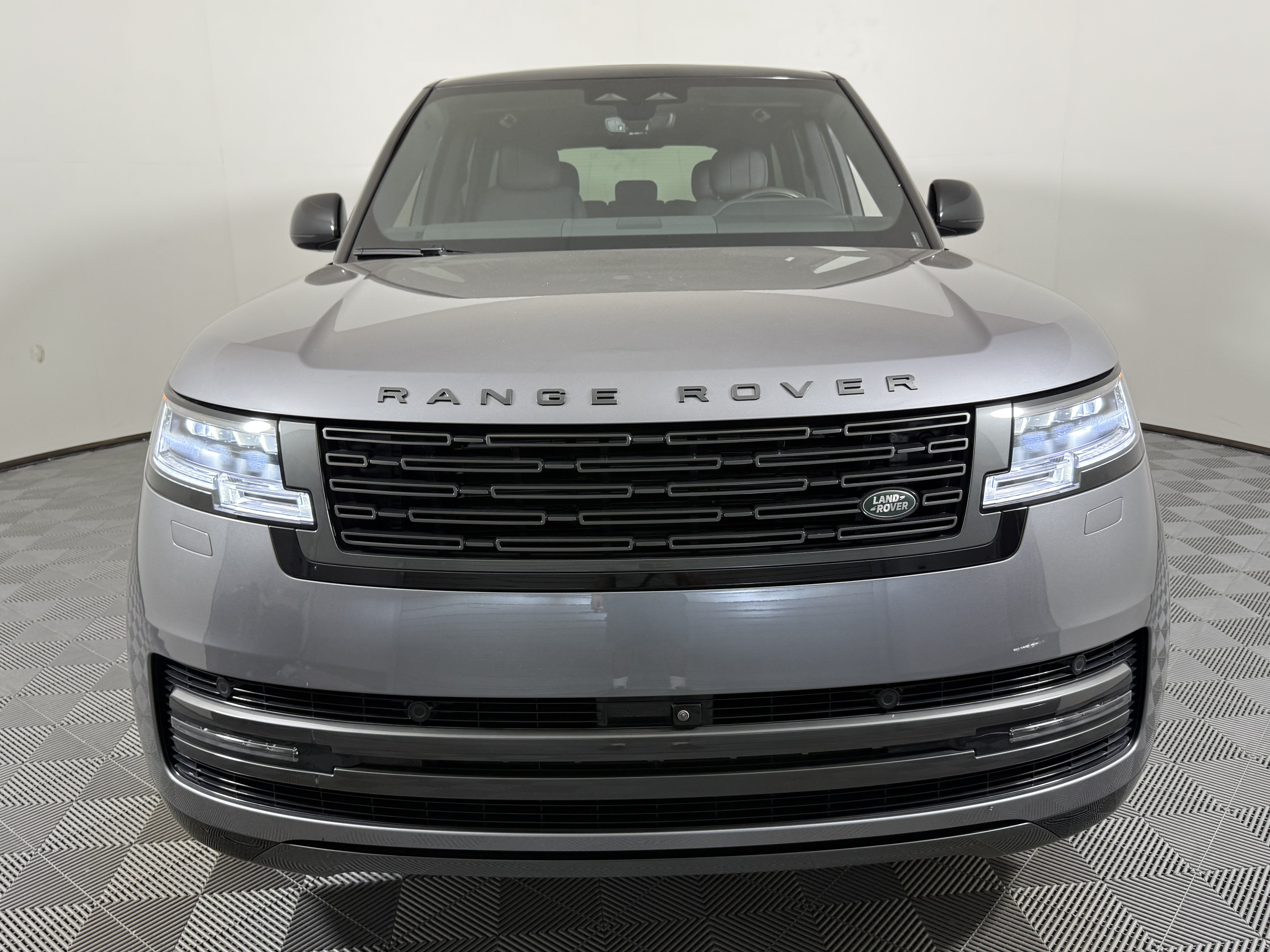Certified 2025 Land Rover Range Rover SE AWD/4WD image 10